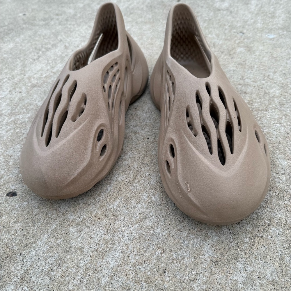 Yeezy foam runners